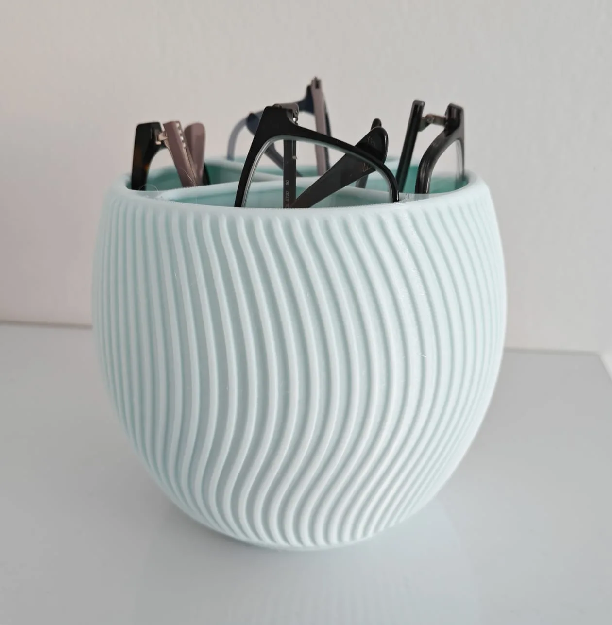 Brillen und Stiftehalter – Ansicht 5
